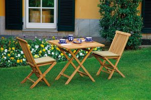 Sedia Salina in teak pieghevole con tavolo vulcano Greenwood