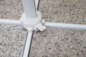 Ombrellone California 3X3 palo basculante bianco con maniglia Greenwood