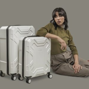 Trolley da viaggio a quattro ruote dal design industriale, chiusura TSA