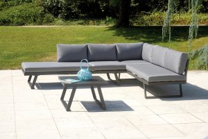 Set Tunisi Angolare - Composto Da 2 Divani A 3 Posti Trasformabili In Lettini - Tavolino 68 X 68 X 41 Cm Con Piano A Doghe Di Alluminio - Struttura In Alluminio  - Cuscini Sfoderabili