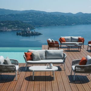 Set Maratea - Composto Da 2 Poltrone, Un Divano A Tre Posti - E Un Tavolino Piano In Ceramic Glass Effetto Cemento 110 X 60 X 40 Cm - Struttura In Alluminio E Corda - Cuscini Sfoderabili E Pillow Decorativi