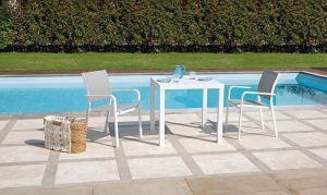 Tavolo San Vincenzo 80X80 Aluminio Colorato  Piano A Doghe