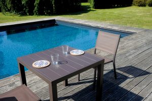 Tavolo San Vincenzo 80X80 Aluminio Colorato  Piano A Doghe