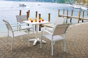 Tavolo Calipso Contract - Alluminio Con Piano Listelli - 70 X 70 Cm - Verniciato Epoxy Color