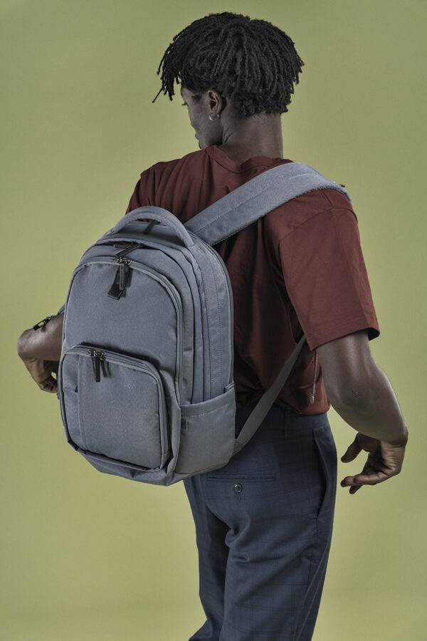 Zaino business  per laptop 15.6” e MacBook Pro 16”