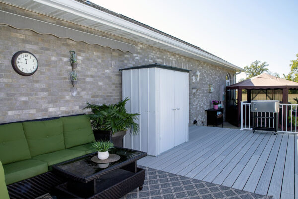 Ricovero attezzi in metallo.