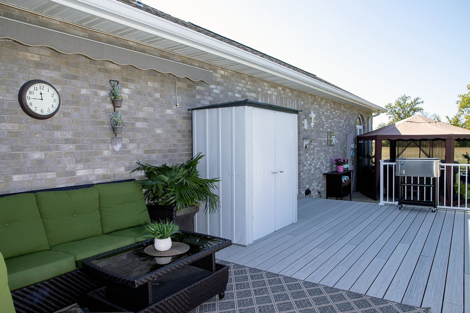 Ricovero attezzi in metallo.