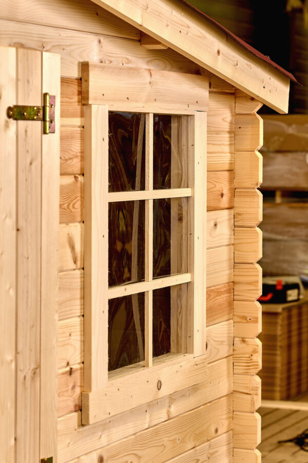 Casa Barone in abete rosso, assi da 28 mm.
