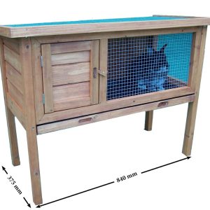 Conigliera in legno.