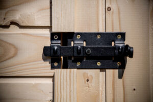 Casetta con pannelli in abete da 16 mm.