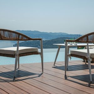 Set Milano - Composto Da 2 Poltrone, 1 Divano E Un Tavolino Con Piano A Doghe Di Alluminio 100 X 55 X 45 Cm - Struttura In Alluminio B - Seduta E Schienale In Twist Wicker Ø 5 Mm Paglia - Cuscini Sfoderabili