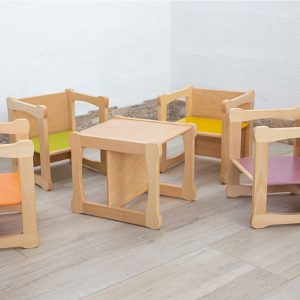 Sedia a cubo DIXI/Q di Adex trasformabile in tavolino per bambini