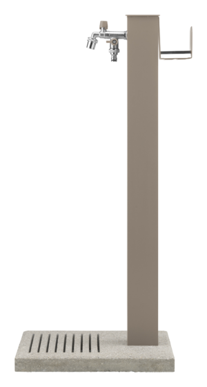 Fontana da esterno a doppio rubinetto con portagomma e base Belfer in acciaio zincato