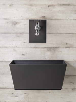 Fontana a parete con vaschetta Belfer in acciaio zincato