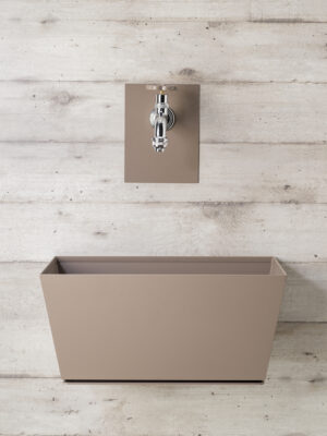 Fontana a parete con vaschetta Belfer in acciaio zincato