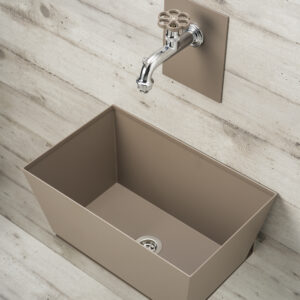 Fontana a parete con vaschetta Belfer in acciaio zincato